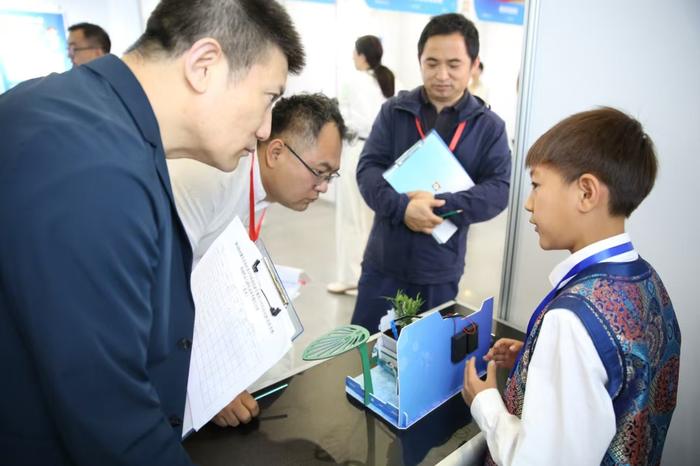 4a5690e255cef3de343176d9f3f6da4