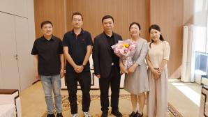 内蒙古科协领导走访慰问我区科技工作者代表